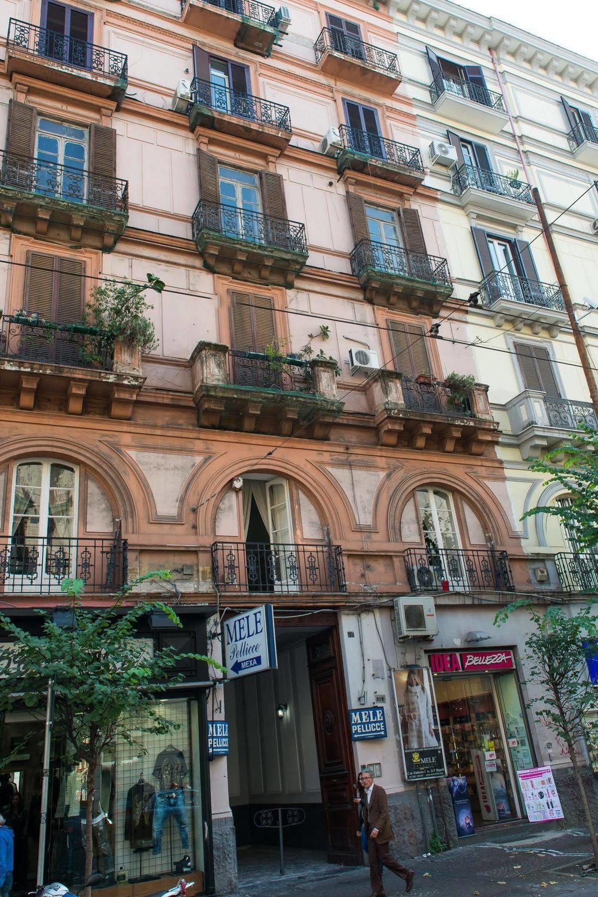 Napoli'S Gold Hotel Exterior photo
